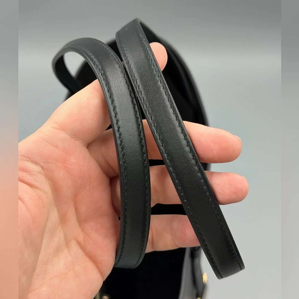 Ferragamo Black Leather Tote with Gold Tag and Pouch - Picture 6 of 14